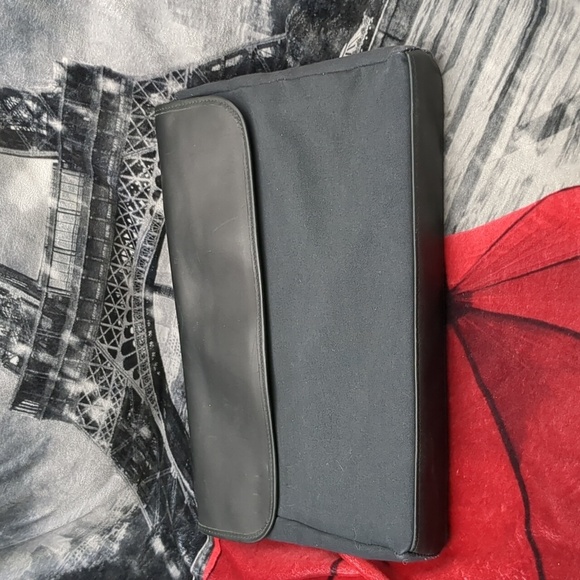 Levenger Handbags - Levenger black laptop bag